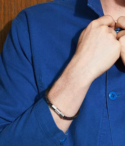 Machine Knurled Texture Leather and Stainless Steel Station Bracelet - Image 2